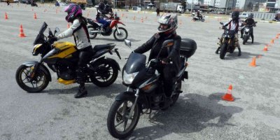 Kepez’de Kadınlara Motosiklet Sürüş Eğitimi