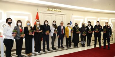 Antalya Büyükşehir Belediyesi Kadın Çalışanlarına 8 Mart İzni