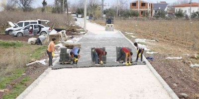 Döşemealtı’nda parke yol çalışması