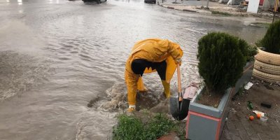 Osmaniye’de sağanak yağış su baskınlarına neden oldu