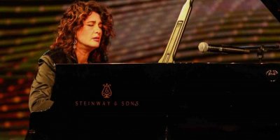 Annesi Rus, babası Ukraynalı olan piyanist Anjelika Akbar’dan duygusal çağrı