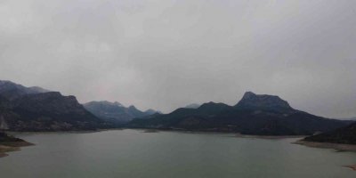 Kuruyan su gözleri yeniden çağlamaya başladı