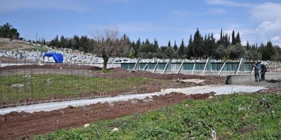 Vali Yılmaz, Yapımı Devam Eden Şehitlikte İncelemelerde Bulundu