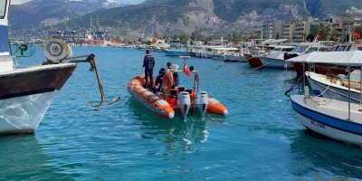 İskenderun’da yaralı halde bulunan deniz kaplumbağası tedaviye alındı