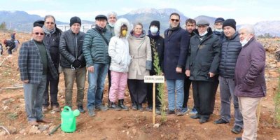 Mersin’de Covid-19 kurbanı sağlık çalışanları anısına fidan dikildi