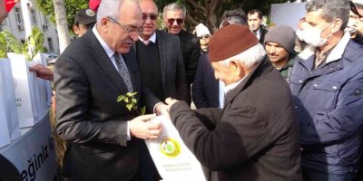 Manavgat’ta 10 bin 500 fidan dağıtıldı