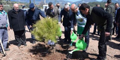 Kumluca’da 250 15 Temmuz Şehidi anısına 250 fidan dikildi