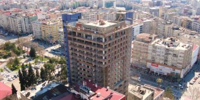 Dünyanın en saçma binasının yüzde otuzu yıkıldı