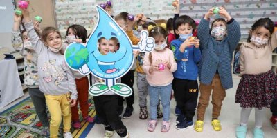 Kreş öğrencilerine suyun önemi anlatıldı