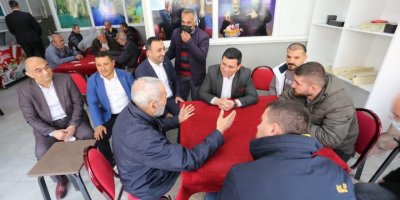 Başkan Tütüncü, Muratpaşa’da Esnaf Ve Vatandaşlarla Bir Araya Geldi