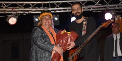Ceyhanlılar Soner Eden konseriyle coştu