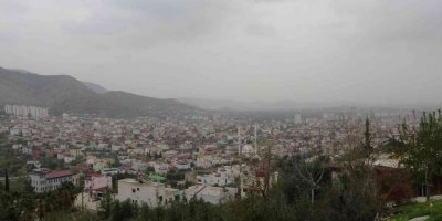 Toz bulutu Kozan’da etkili oldu