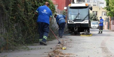 Akay: "Seyhan’ın eviniz gibi tertemiz olması için çalışıyoruz"