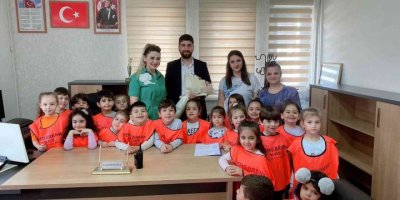 Minik Öğrenciler Polis Amcalarının Haftasını Kutladı