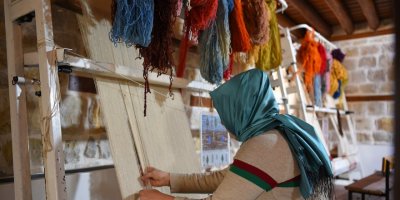 Germenicia mozaikleri halılara işleniyor