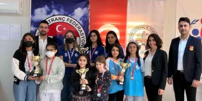 Seyhan Belediyespor Kulübü satrançta Adana birincisi