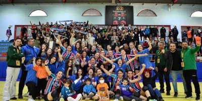 Mavi Kelebekler yarı finalde