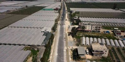 Adanalıoğlu’nda üreticilerin yolları yenileniyor