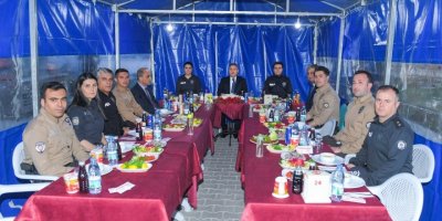 Vali Elban Polislerle İftarda Buluştu