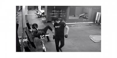 80 Kiloluk Halterin Altında Kaldı