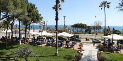 Barbaros Çay Bahçesi Yenilenen Yüzüyle Hizmette