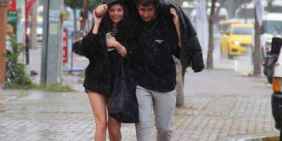 Antalya’da bahar yağmuru sürprizi