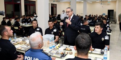 Vali Su, Polis Okulu Öğrencileriyle Bir Araya Geldi