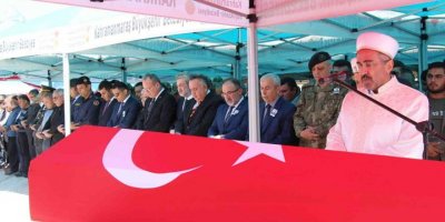 Şehit Sözleşmeli Er Fırat Canlı Son Yolculuğuna Dualarla Uğurlandı