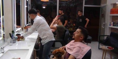 Berberler Sahura Kadar Mesai Yapıyor