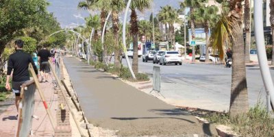 Sahil bandı düzenleme projesi Oba-Tosmur etabıyla sürüyor