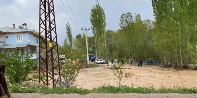 Elbistan’da sağanak yağış taşkınlara neden oldu