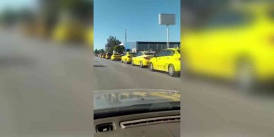 Adana’da taksicilerin ’zam’ kuyruğu