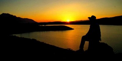 Adatepe Barajı’nda gün batımı görsel şölen sunuyor