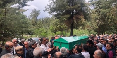 Trafik Kazasında Hayatını Kaybeden İki Çocuk Annesi Kadın Toprağa Verildi