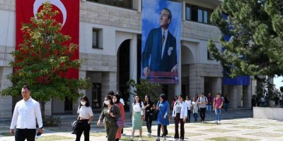 Üniversite adayı gençler Mersin’de kampüs havası soludu
