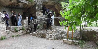 Hatay’da kısa süreli dolu yağışı zor anlar yaşattı