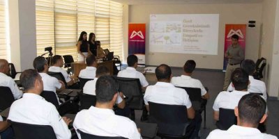 Mersin Büyükşehir Belediyesinden otobüs şoförlerine ’empati’ eğitimi