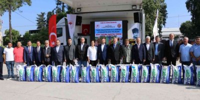 Adana’da 147 üreticiye 65 ton soya tohumu dağıtıldı