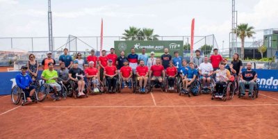 85 tekerlekli sandalye tenisçisi Antalya’da kıyasıya mücadele etti