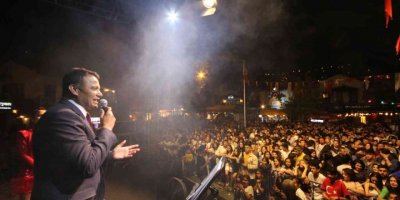 Kaş’ta 19 Mayıs Fener Alayı Ve Konser Düzenlendi