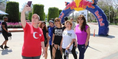 Akdeniz Üniversitesi’nde bin 919 metrelik parkurda anlamlı koşu