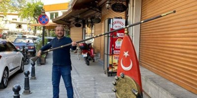 Antikacı 3 metrelik tüfek yaptı, hedefi Guinness’e girmek