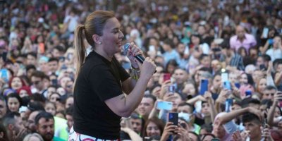 Türkmen şölenini ünlü sanatçılar coşturdu