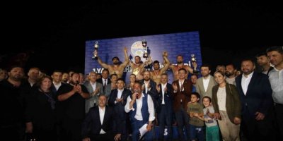 Kaş Belediyesi 1.Yağlı Güreşleri’nde başpehlivan İsmail Balaban oldu