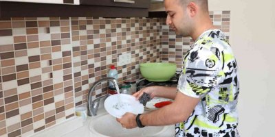 Üniversite öğrencileri evlerinde aylık 5 ton suyu ücretsiz kullanıyor.