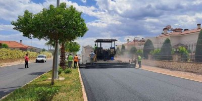 Döşemealtı Belediyesi, ilçeyi modern yollara kavuşturuyor