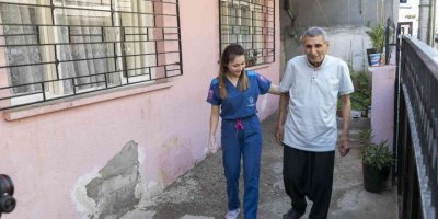 Belediyenin fizyoterapi hizmeti sayesinde ayağa kalktı