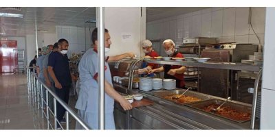 Mersin’deki Hastanelerin Yemeği Öğretmenevinden Karşılanıyor