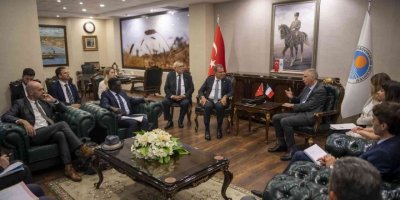 Seçer: "hep Beraber Geleceğe Bakmanın Daha Yararlı Olacağını Düşünüyorum"