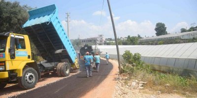 Akdam Mahallesine 2 kilometre asfalt serildi